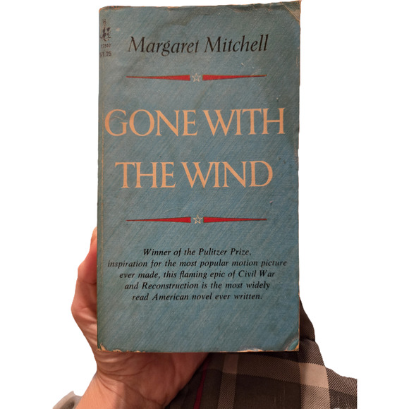 Gone with the wind by Margaret Mitchell pocket books - Picture 1 of 8